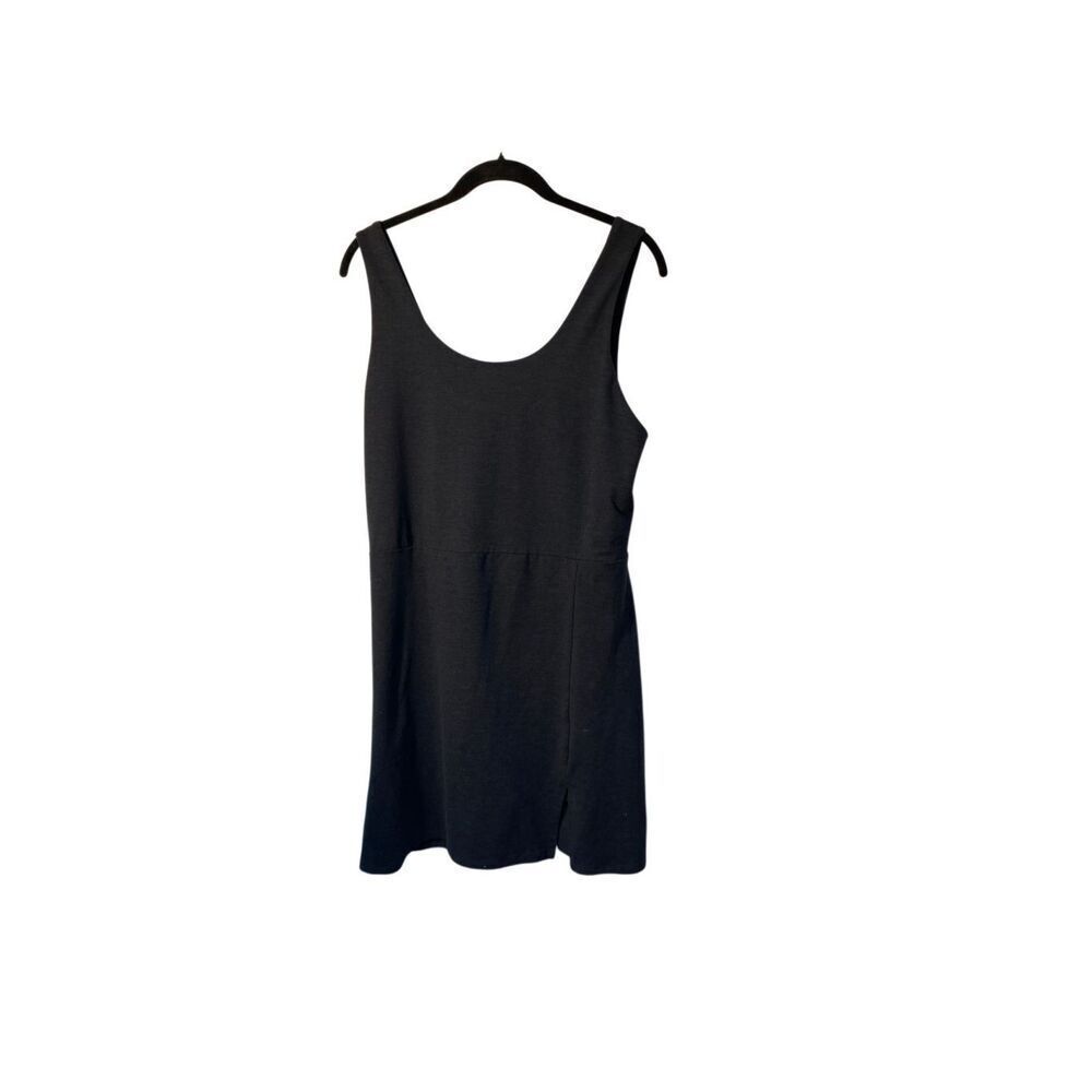 Etonic women’s active athletic dress with built-in shorts large